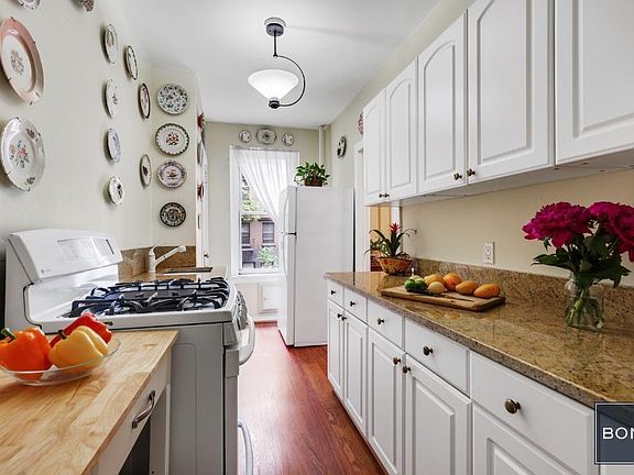 4th image of 315 E 77th St APT 2A