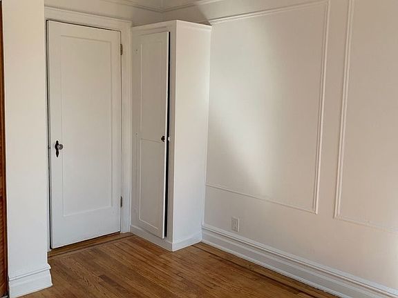 4th image of 2805 33rd St #3D
