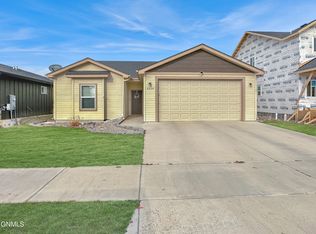 3334 33rd St W, Williston, ND 58801