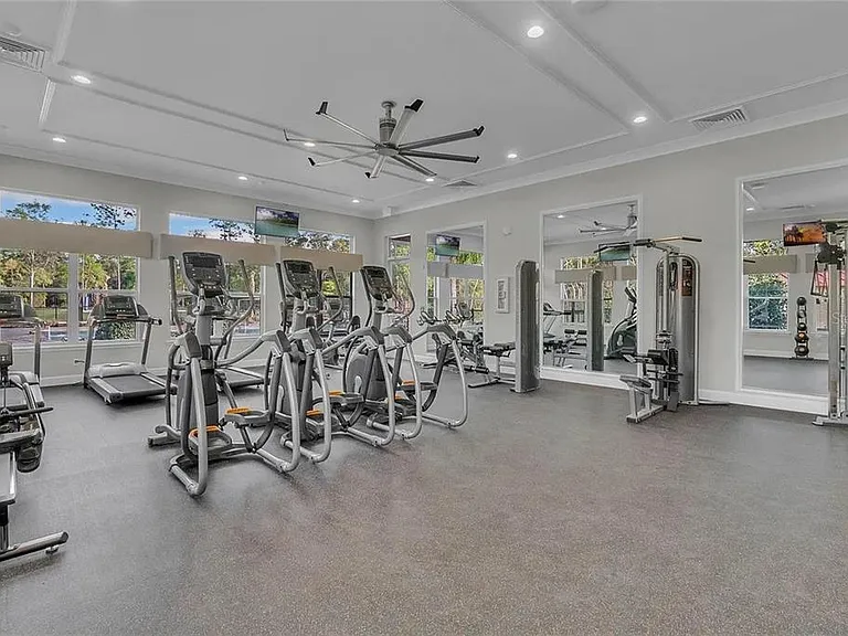 498 Baroness Way — Photo 19