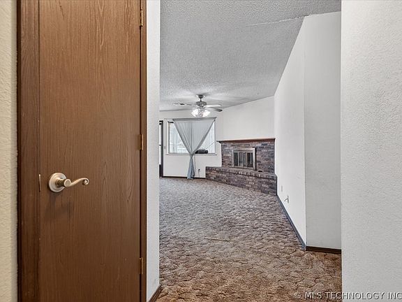 3rd image of 520 Carol Rd