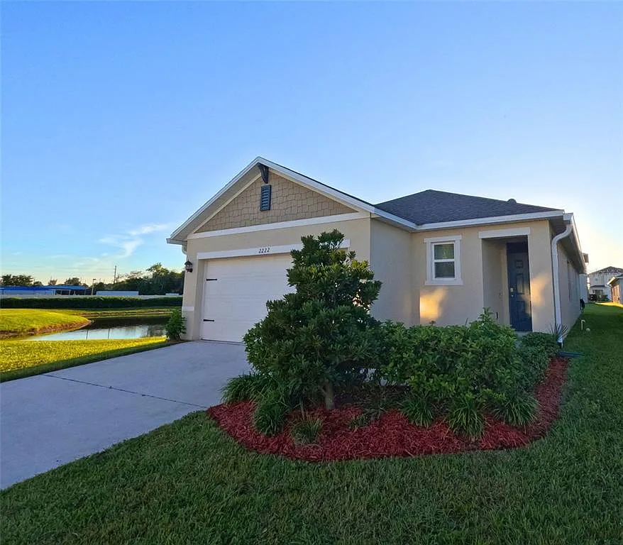 3 bed, 2.0 bath, 1510 sqft, $2,300 — Photo 2