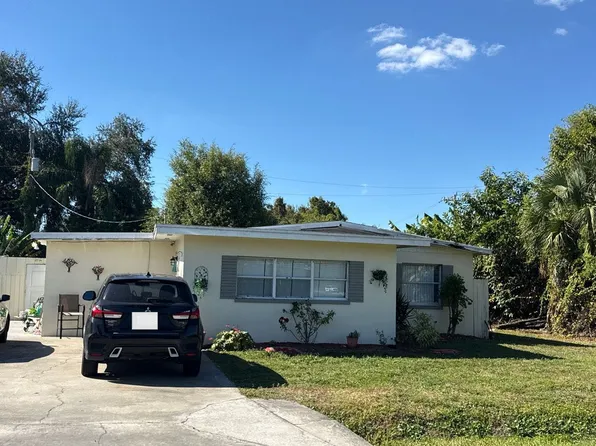 1215 Biscayne Dr, Cape Coral, FL 33909