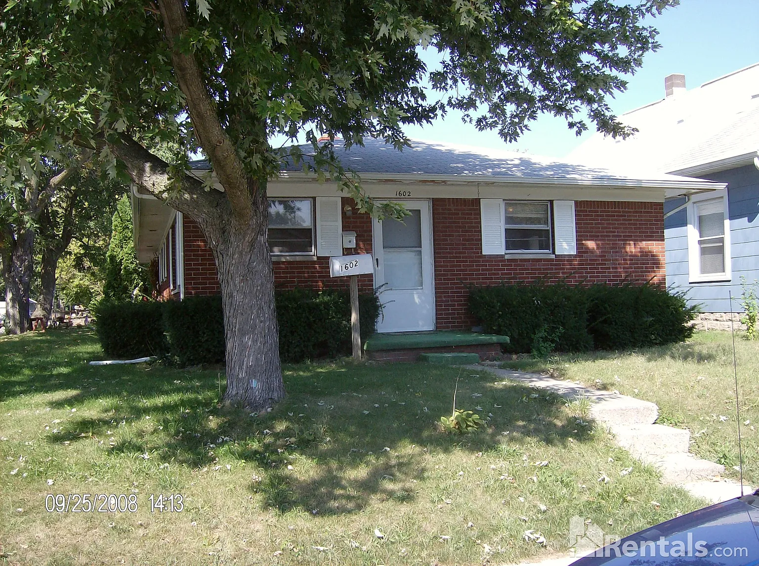 1602 Wade St photo 1