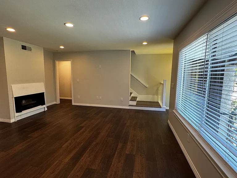 400 S Flower St #180 — Photo 11