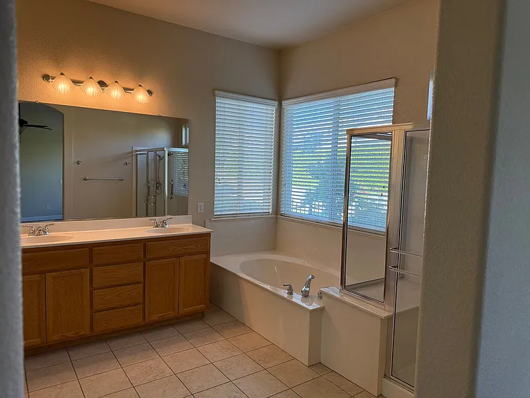 1587 Regent Dr — Photo 35