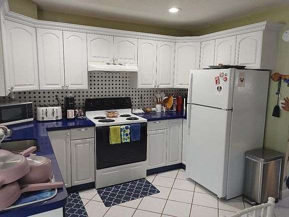 3rd image of 5004 NW 49th Road