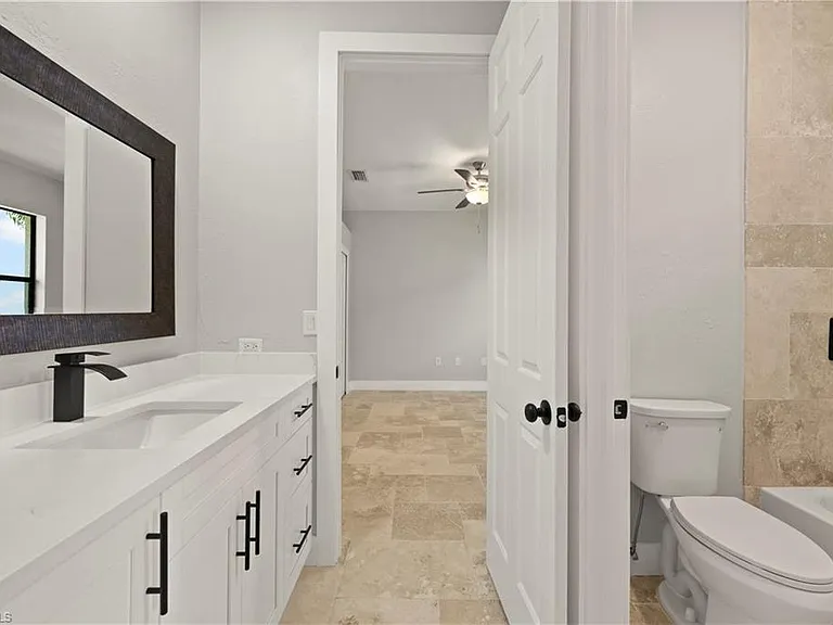 506 NW 32nd Pl — Photo 10