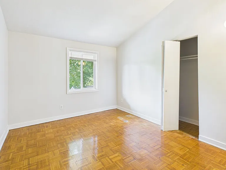 Forest Square Apartments — Photo 21