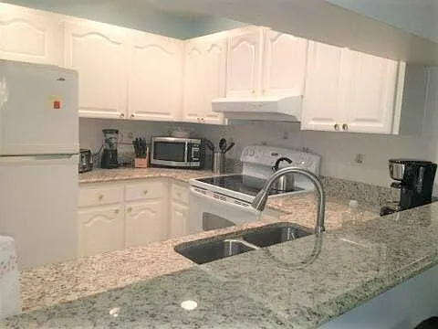 3223 Beneva Rd #202 — Photo 2