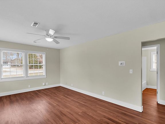 4th image of 221 Augusta Dr