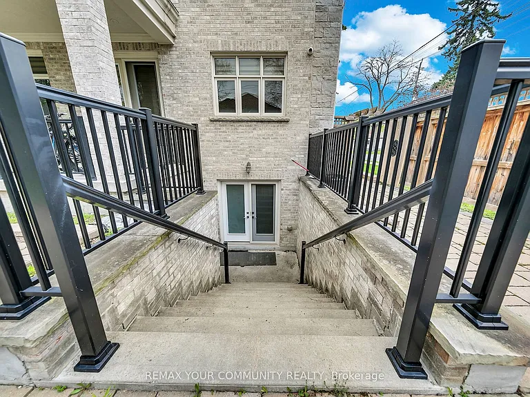 179 Greenfield Ave — Photo 5