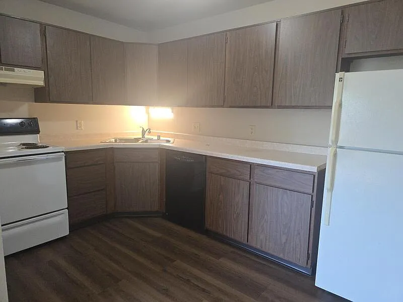 2108 Marathon Ave — Photo 3