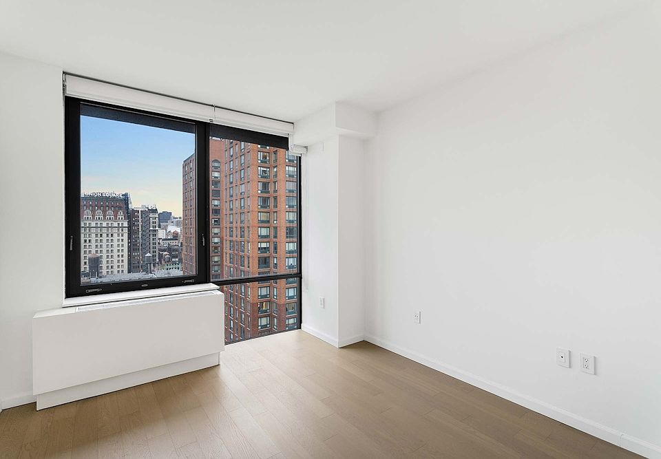 1st image of 1 Union Sq S APT 24H