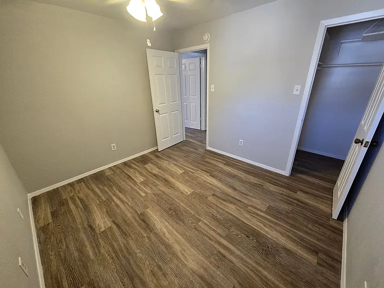 1309 Airline Dr — Photo 11