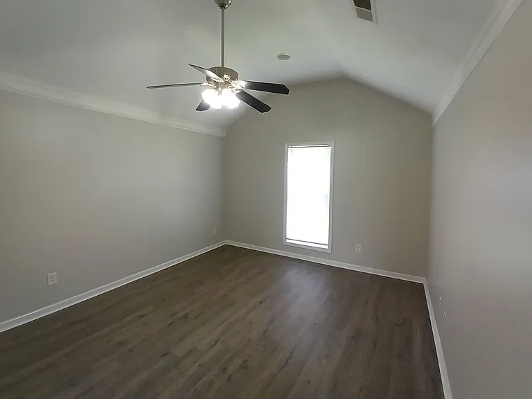 162 Romie Dr — Photo 6