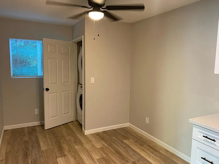 4037 Van Dyke Ave #B — Photo 12