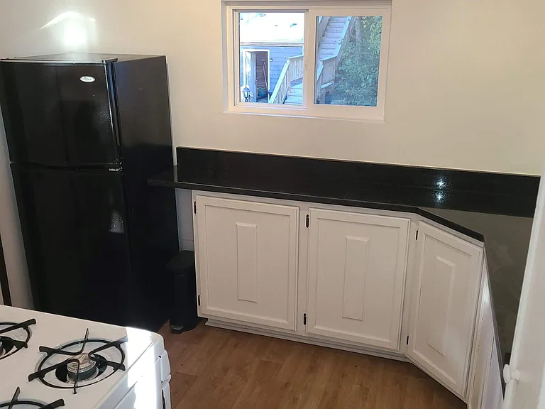 178 Howard Ct #5 — Photo 2
