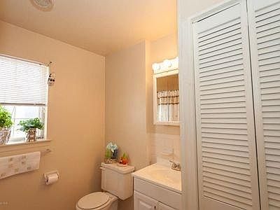 Bathroom2