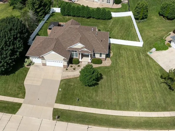 3270 Mulberry Dr, Marion, IA 52302