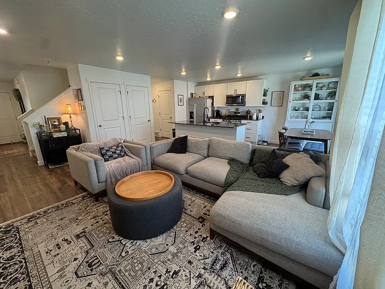 1014 W Fox Run Ave — Photo 5