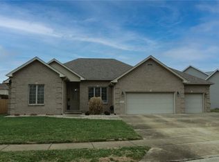 2094 Iroquois Trl, Columbus, IN 47203
