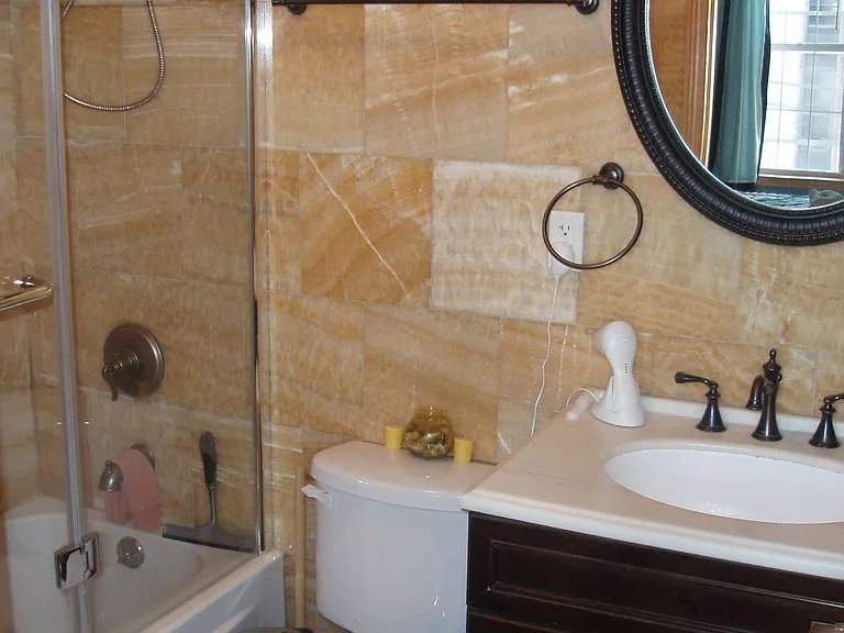 222 Eckford St #2 — Photo 5
