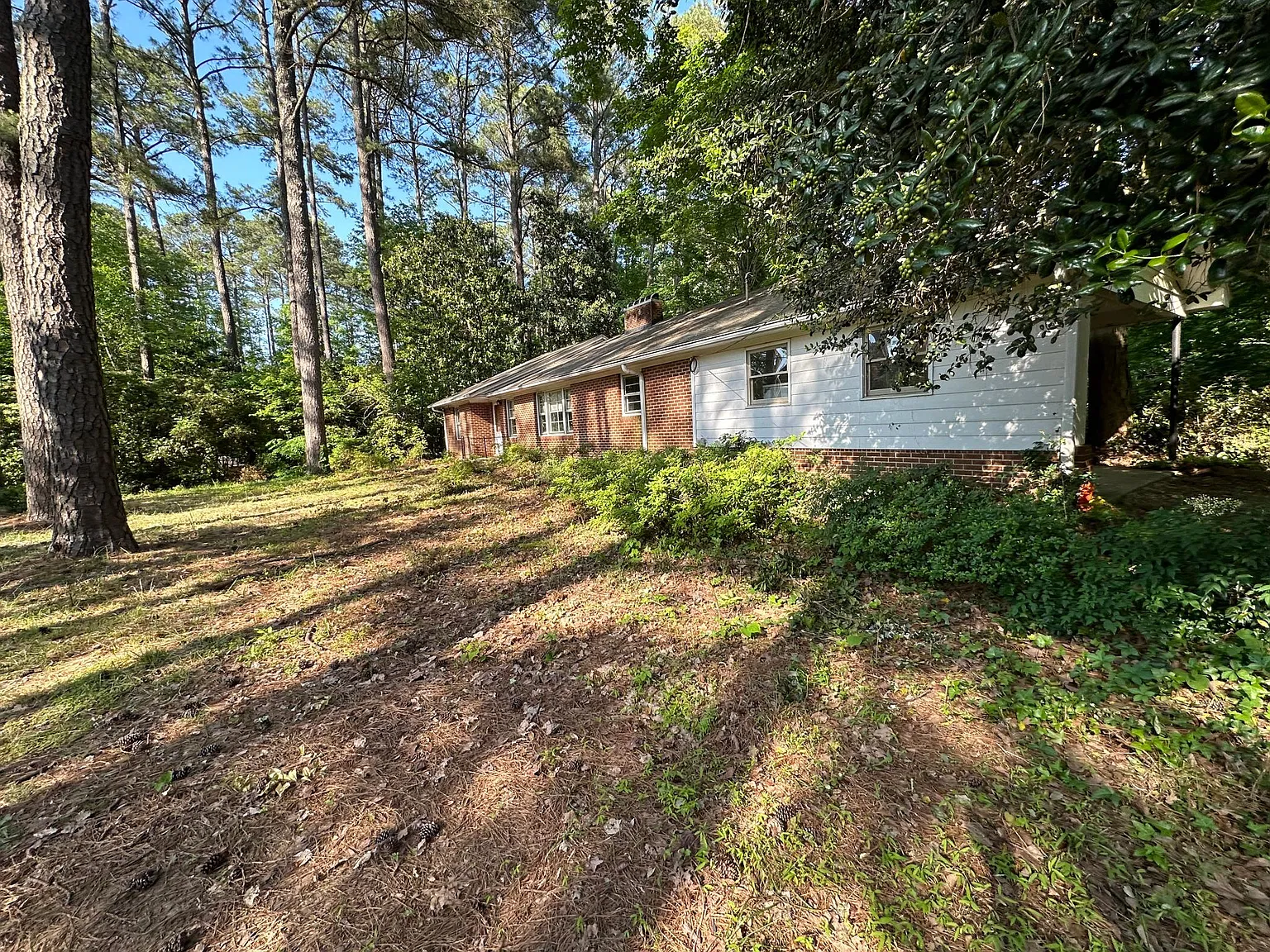 6 bed, 3367 sqft, $3,950 — Photo 2