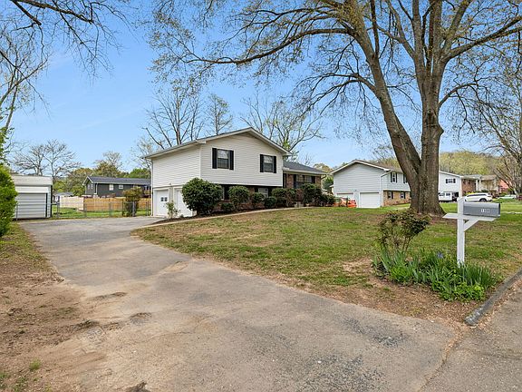 4th image of 1308 Scout Rd