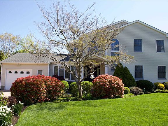 2nd image of 200 Green Hill Ln