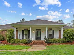 137 Falcon Ridge Dr, Raymond, MS 39154