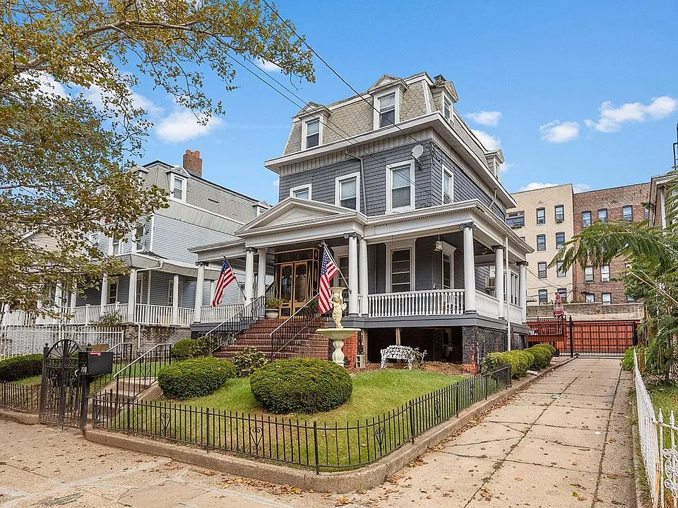 108 Fairview Ave #2