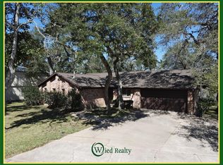 708 Catamaran Cir, Blessing, TX 77419