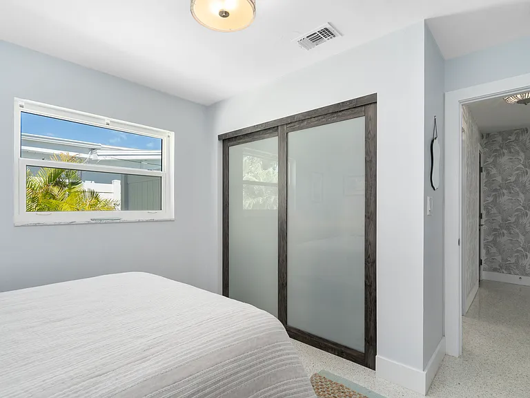 330 N Tessier Dr — Photo 19