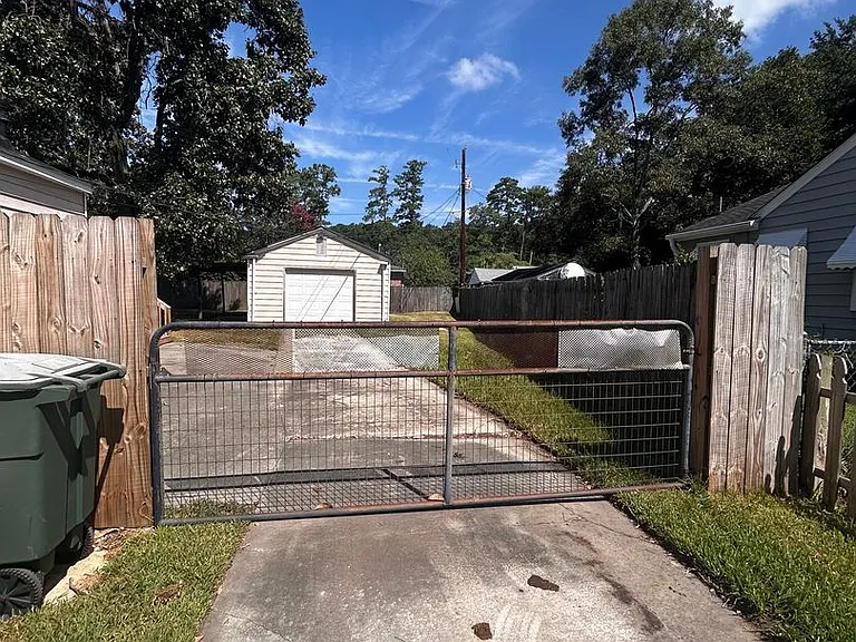 1220 Pickens St — Photo 32