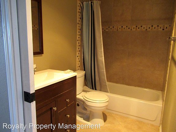 2nd image of 4521 Hawley Blvd Unit 6