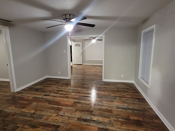 4th image of 3019 N Grand Ave