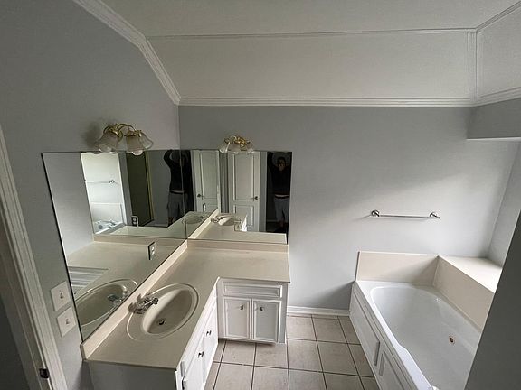 5th image of 217 S Parkridge Dr