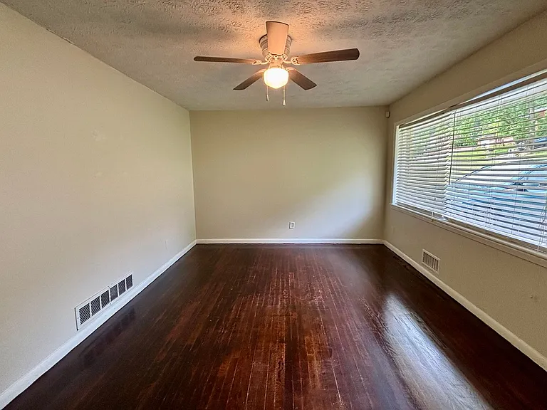 2712 Sherlock Dr — Photo 12