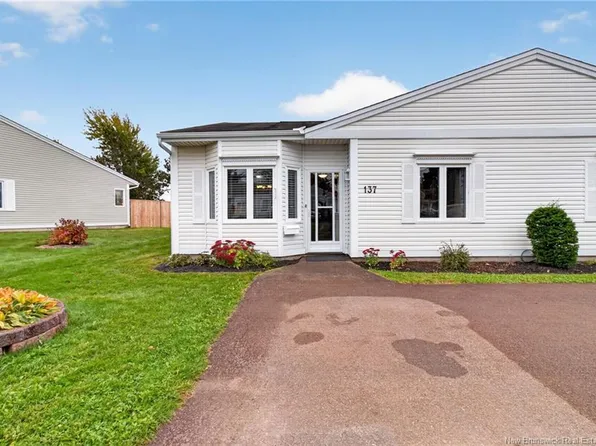 268 Acadie Ave #137, Dieppe, NB E1A 6T2