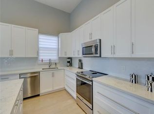 9901 N Abiaca Cir, Fort Lauderdale, FL 33328