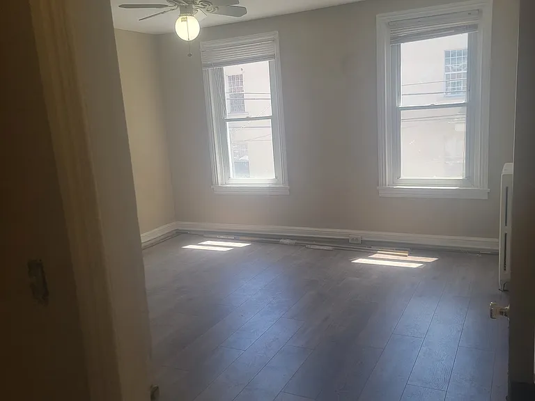 627 Corson St — Photo 1