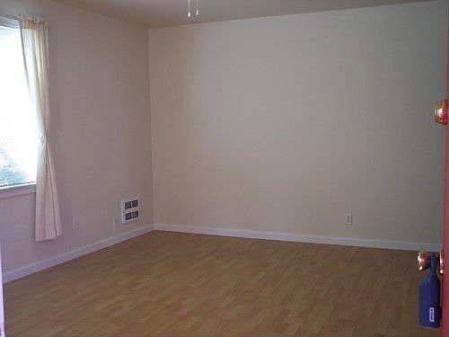 3rd image of 7012 S 116th St