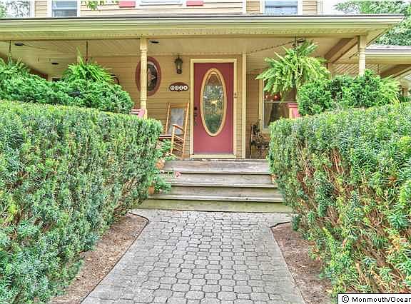 2nd image of 904 Washington St
