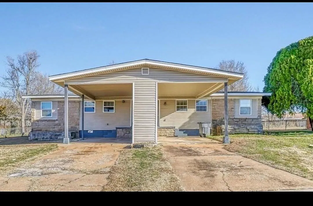 3 bed, 1000 sqft, $1,000 — Photo 1