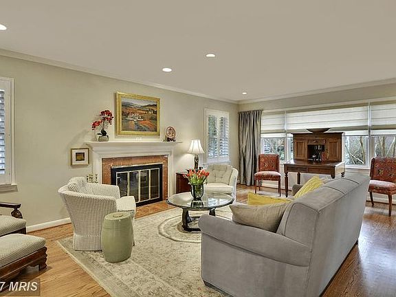 4th image of 7414 Burtonwood Dr