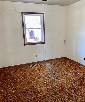 5th image of 2711 N Michigan St