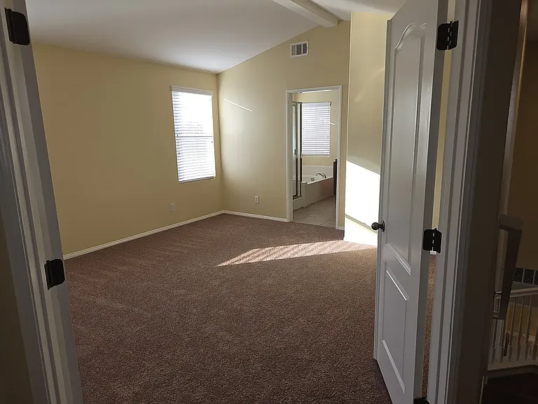 3920 Bluff St — Photo 15