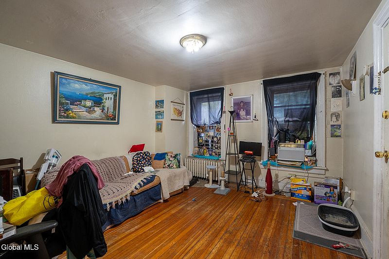 3rd image of 156 S Swan Street
