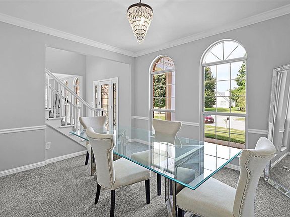 4th image of 6 Broadridge Ct